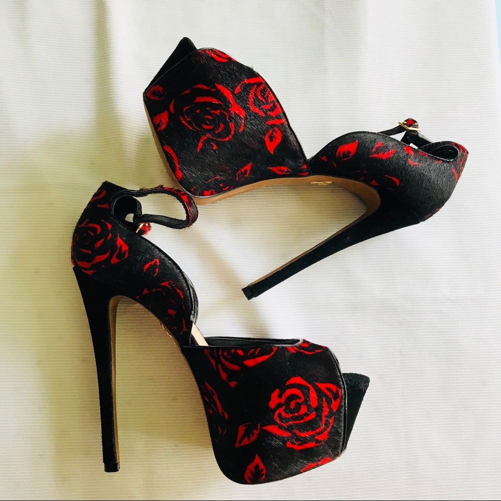 Sz 7.5 Betsey Johnson Leanah P pump